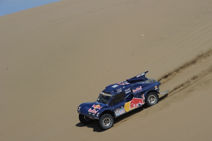 DAKAR UPDATE: Carlos ‘El Matador’ Sainz uit de Dakar Rally, Spanjaard richting ziekenhuis